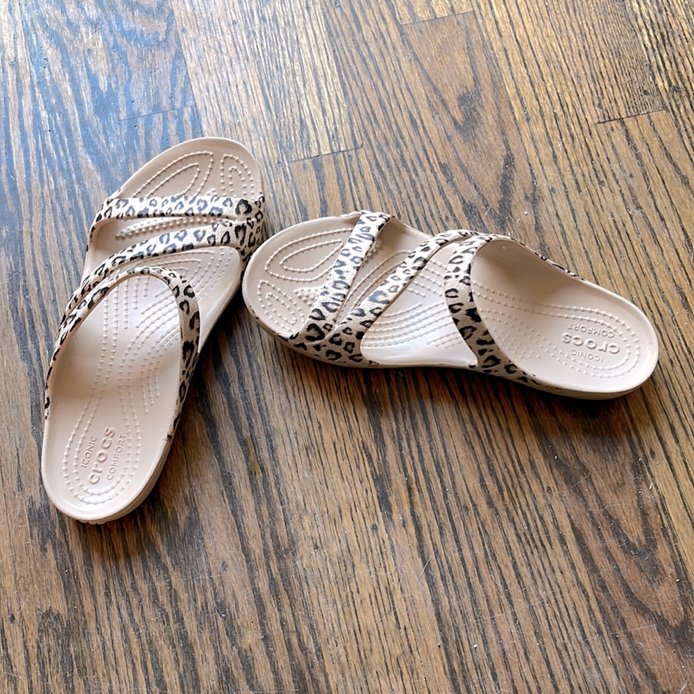 Crocs Women's Kadee Ii Sandals, Size 6, Cheetah Print